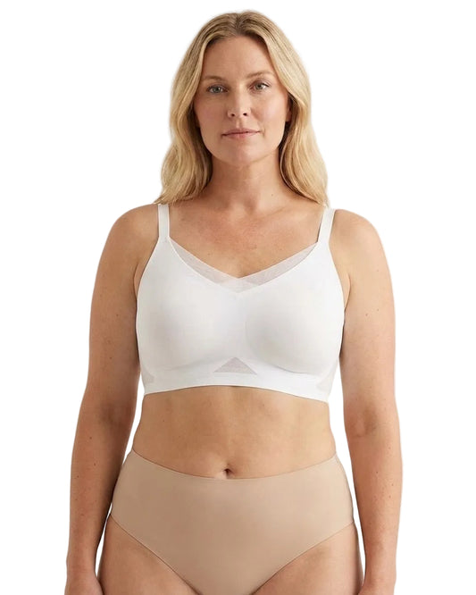 Invisible Edge Bra w. Mesh Cut-out Detail